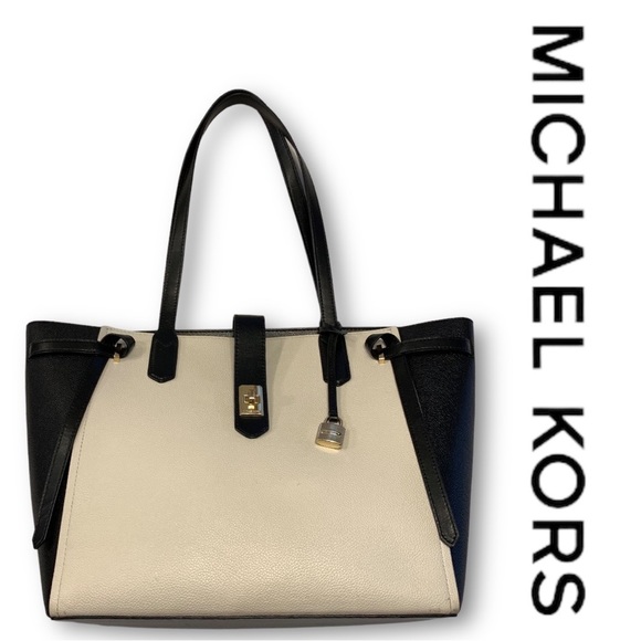 Michael Kors Handbags - Michael Kors Cassie Large Tote